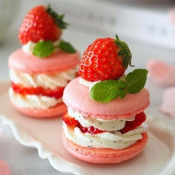 草莓夾心馬卡龍