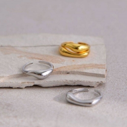 不規則曲線亮澤戒指