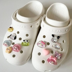 卡通洞洞鞋
