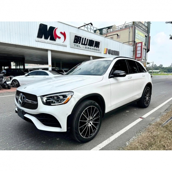 2020” GLC-300 AMG-Line