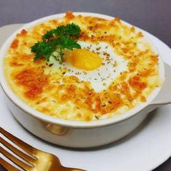 奶油培根焗蛋義大利麵