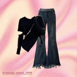 黑色上衣+深藍色喇叭褲