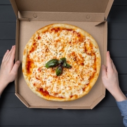 起司加到爆披薩