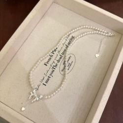 珠光蝶舞項鍊 Pearly Bow